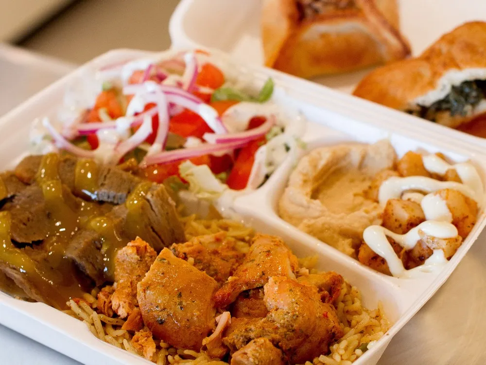 Zamzam Wraps restaurant in Gardiner Park Regina - Interior view